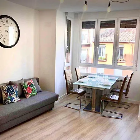 Apartment Conde 3 *